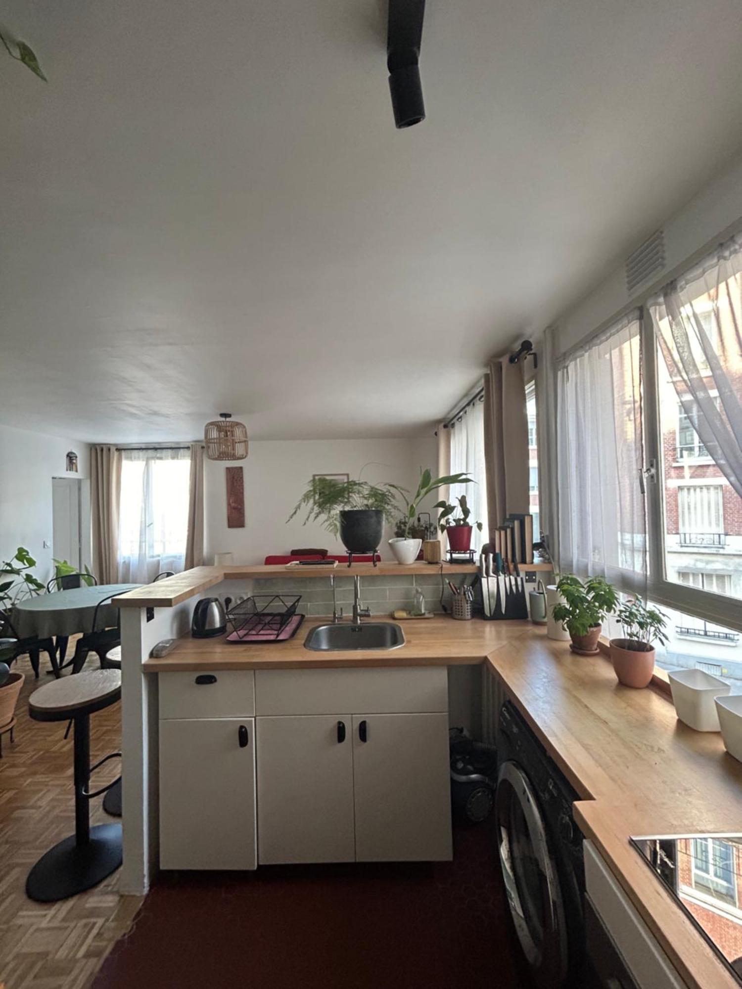 Appartement Grand 2 Pieces Dans Le 20eme A