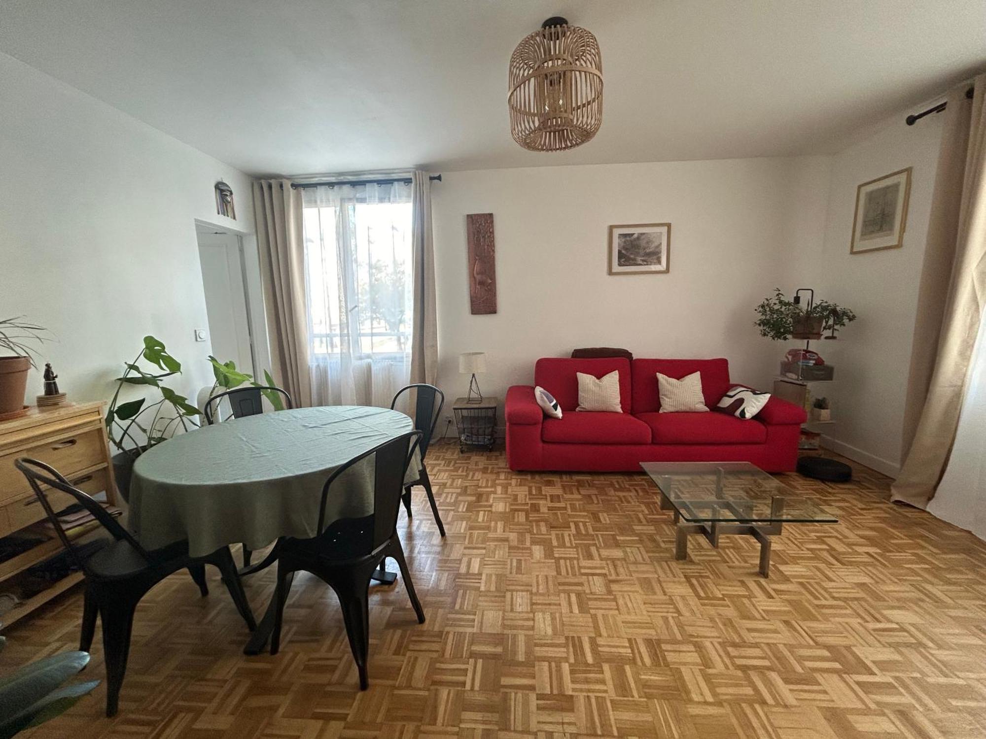Grand 2 Pieces Dans Le 20eme A Appartement Parijs