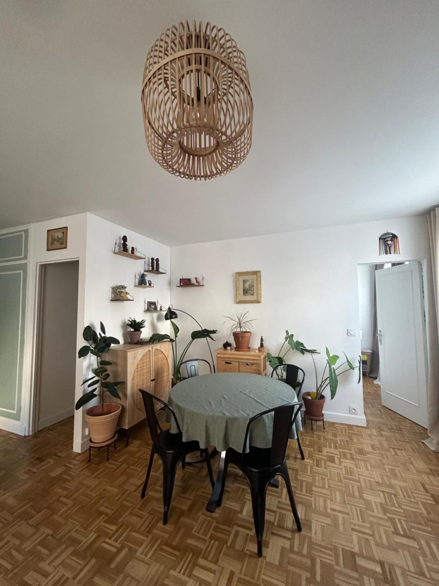 Appartement Grand 2 Pieces Dans Le 20eme A Parijs